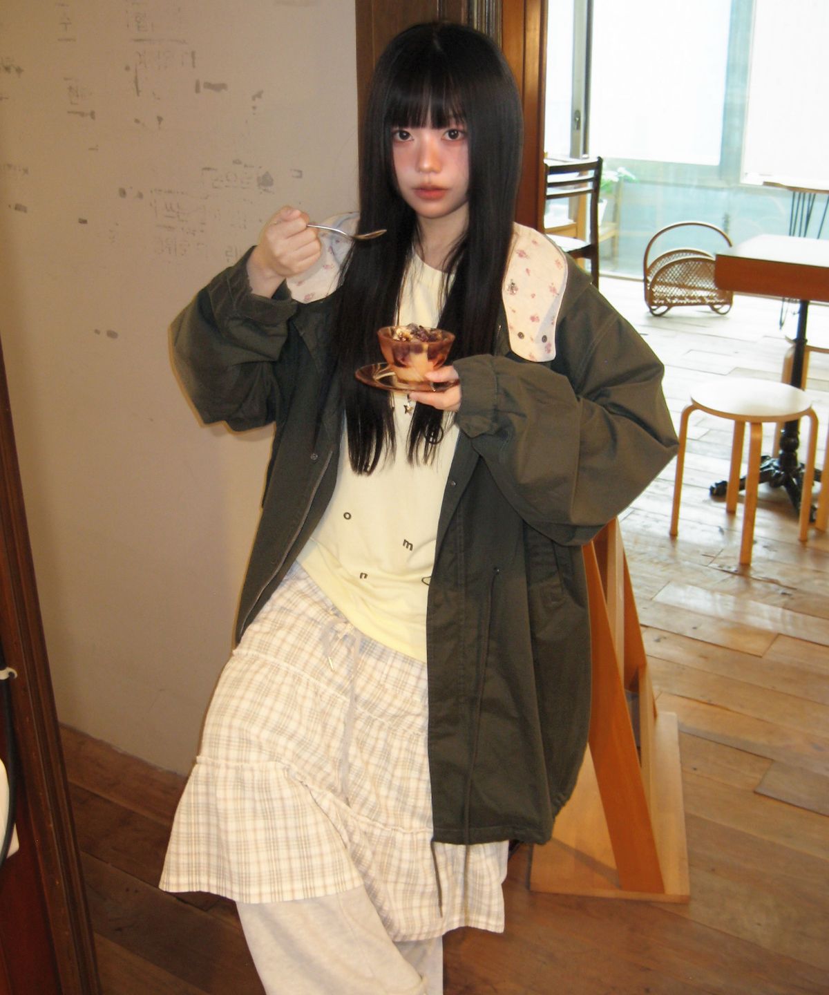 유희(YOUHEE) [아네딘X유희] FLOWER HOODIE FISHTAIL JACKET_KHAKI