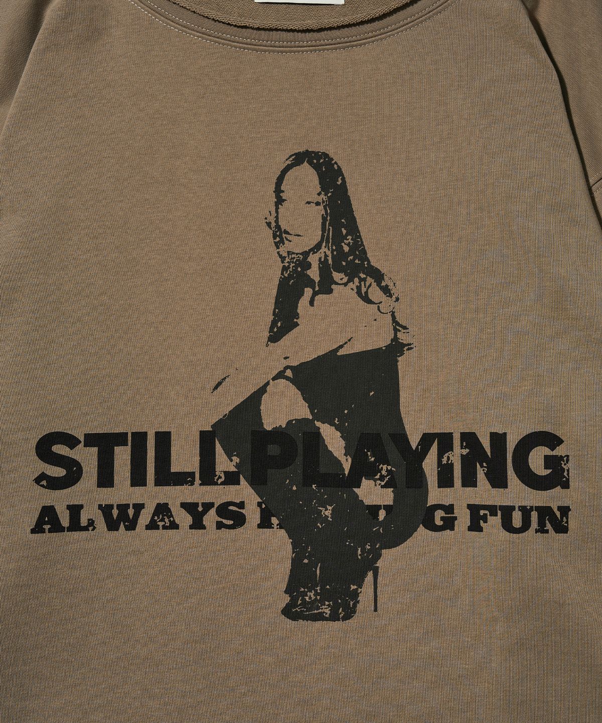 유희(YOUHEE) STILL PLAYING SWEATSHIRTS_BEIGE