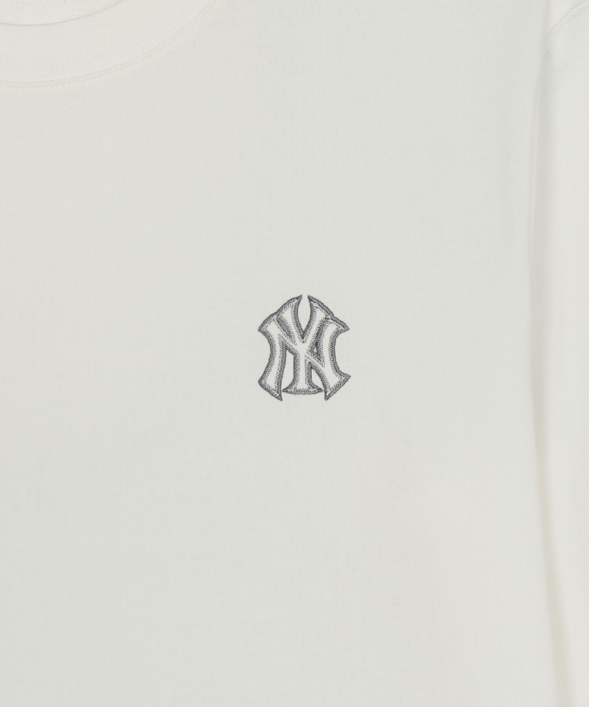 엠엘비(MLB) 베이직 스몰로고 세미오버핏 긴팔 티셔츠 NY (Ivory)