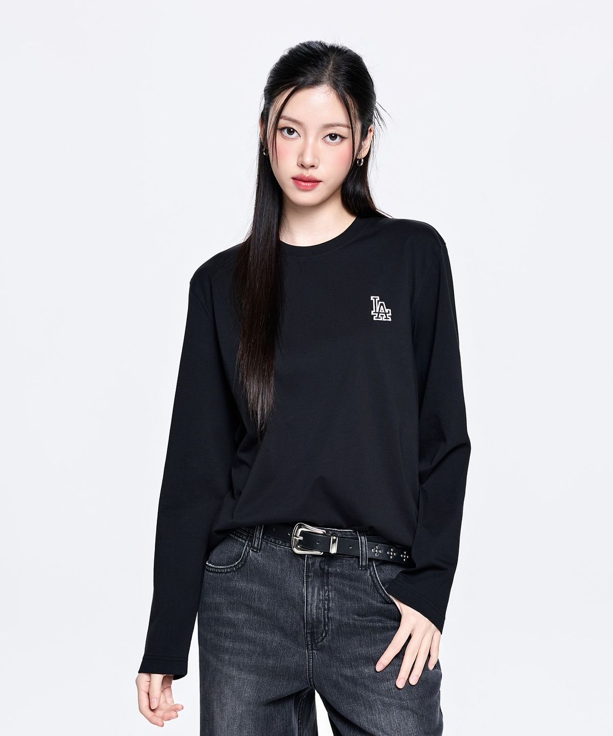 엠엘비(MLB) 베이직 스몰로고 세미오버핏 긴팔 티셔츠 LA (Black)