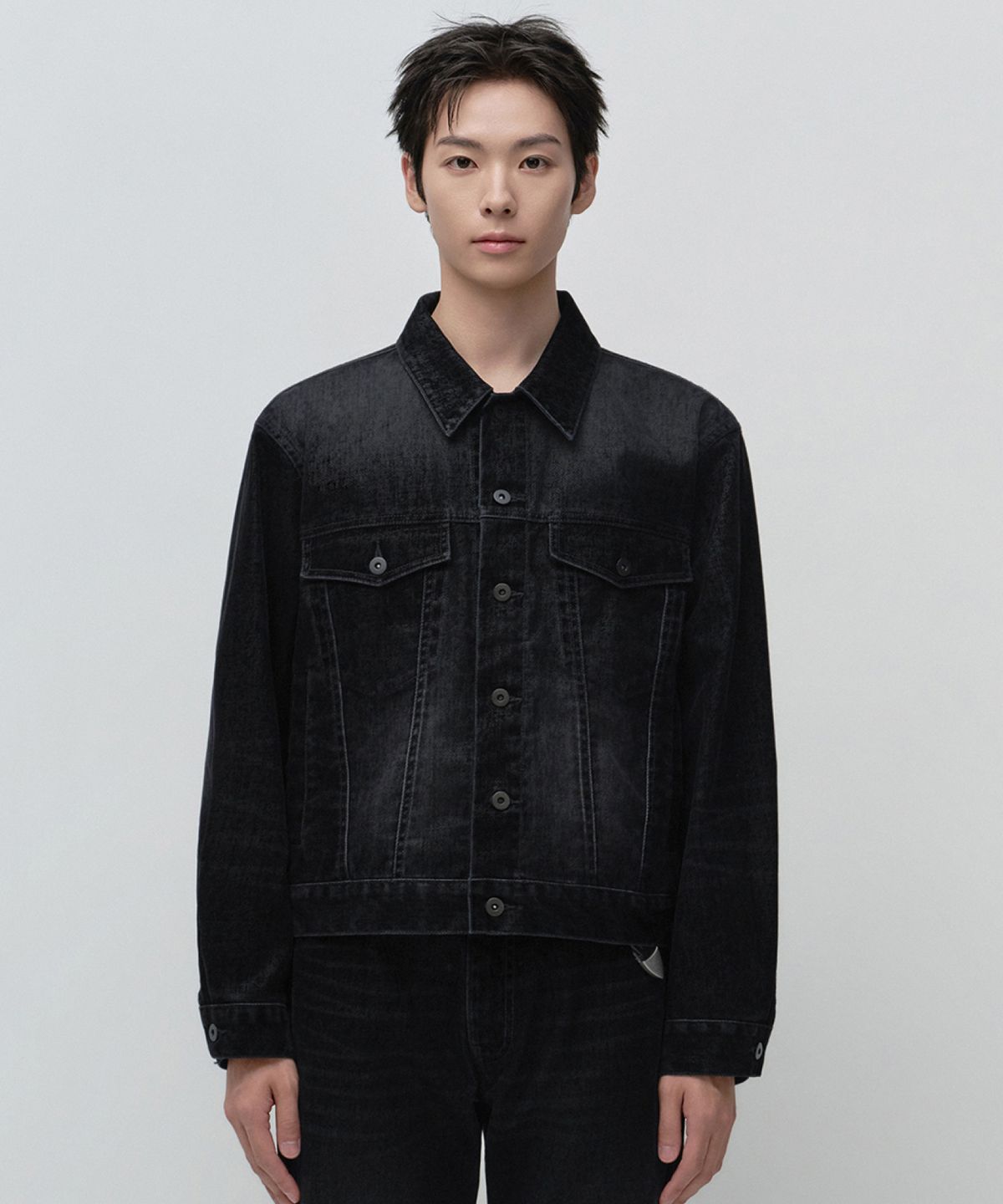 무신사 스탠다드(MUSINSA STANDARD) 벨벳 데님 트러커 재킷 [블랙]