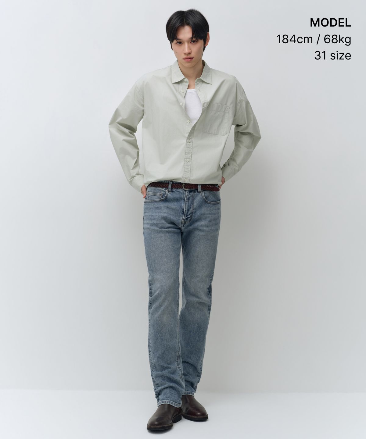 무신사 스탠다드(MUSINSA STANDARD) 슬림 스트레이트 데님 팬츠 [라이트 인디고]