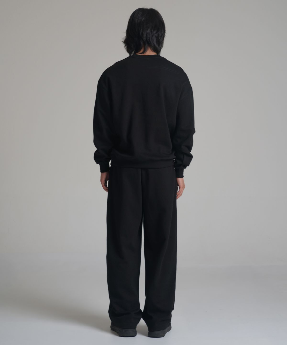 노밍(NOMING) [SET] 루즈핏 크롭 이지 맨투맨 + 원턱 와이드 스웨트 팬츠 (3COLOR)