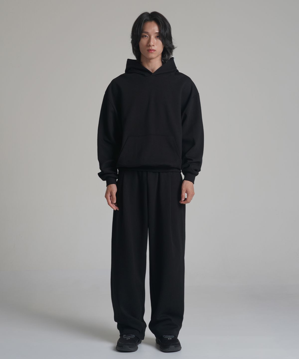 노밍(NOMING) [SET] 루즈핏 크롭 이지 후드티 + 원턱 와이드 스웨트 팬츠 (3COLOR)