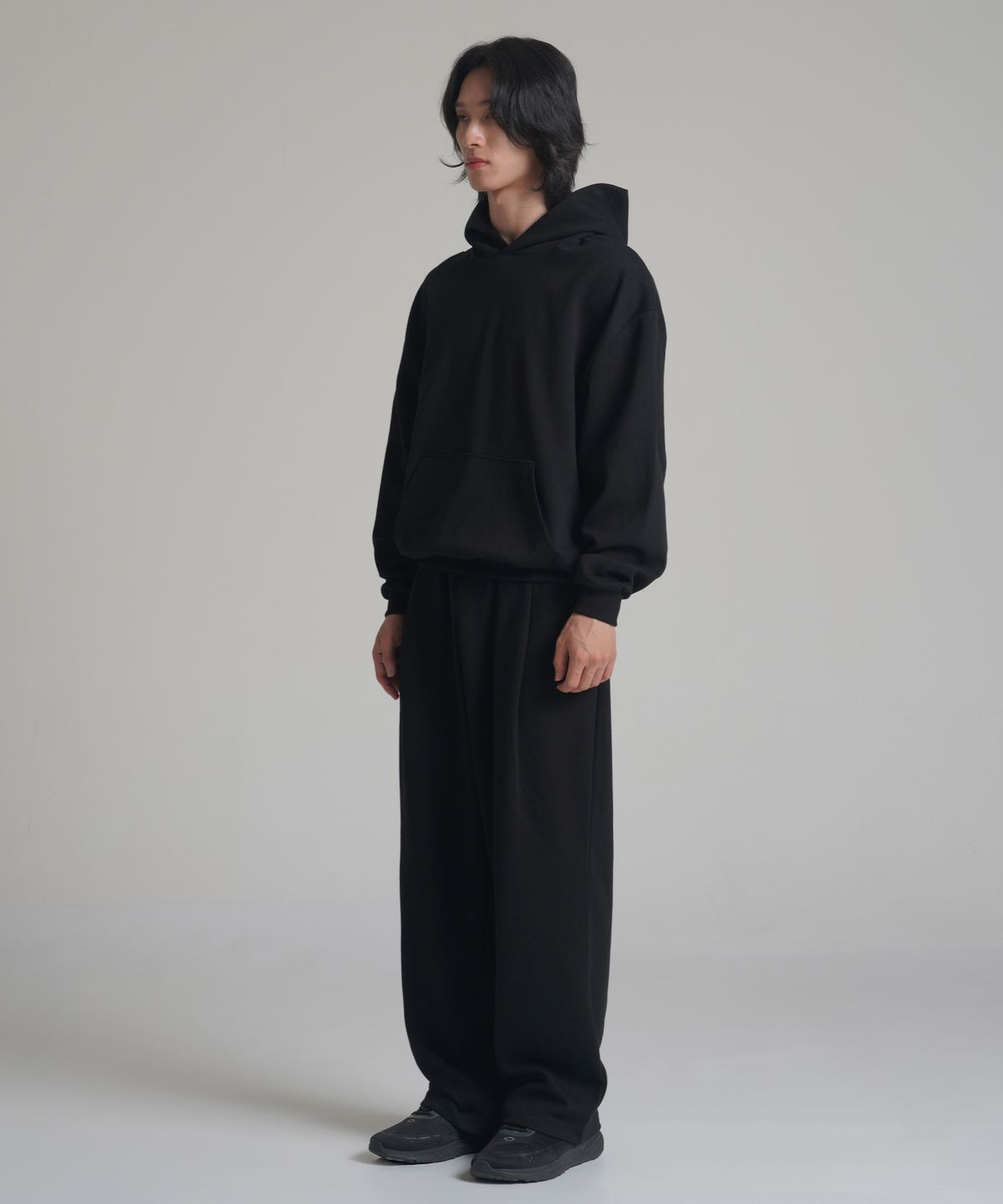 노밍(NOMING) [SET] 루즈핏 크롭 이지 후드티 + 원턱 와이드 스웨트 팬츠 (3COLOR)