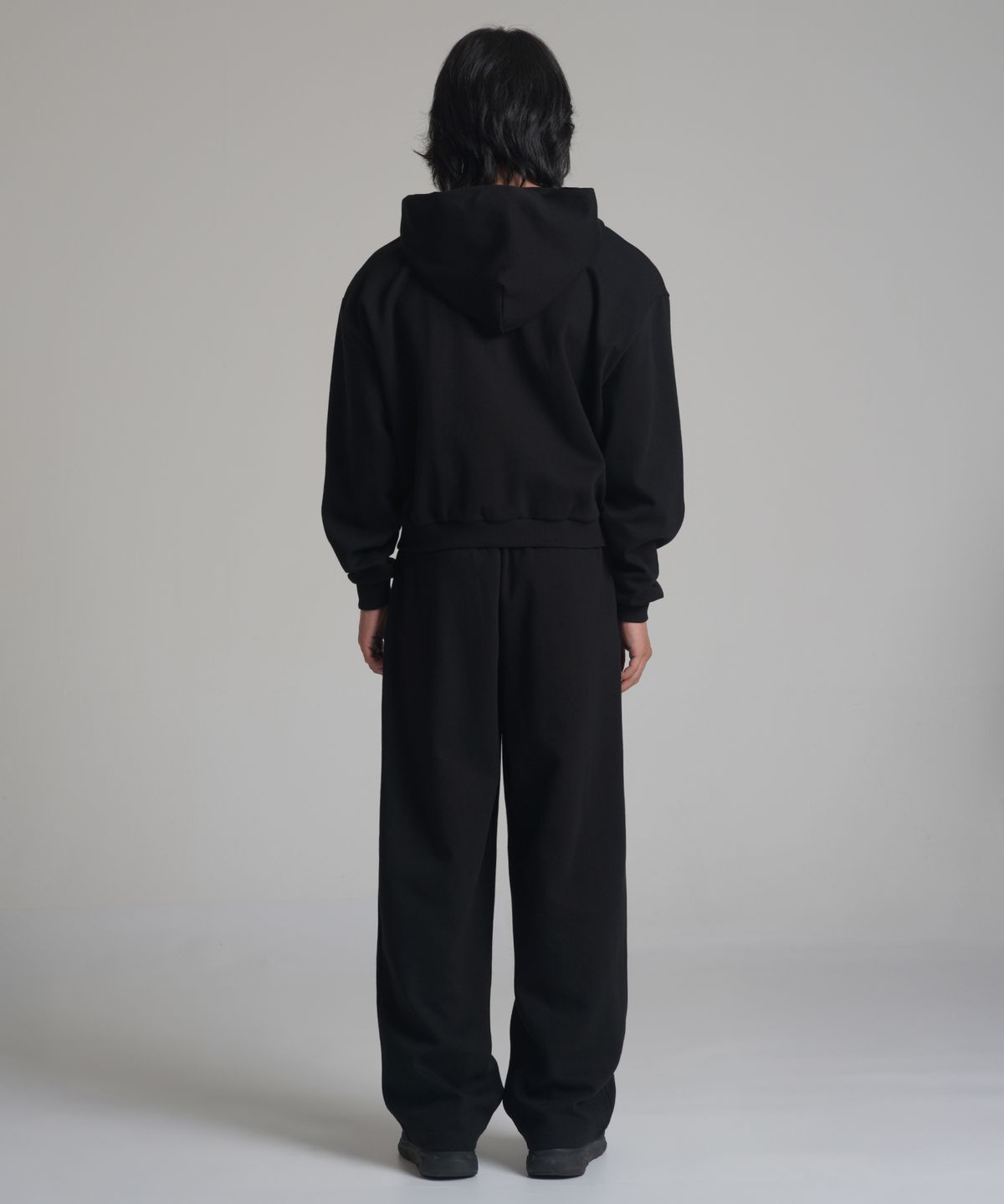 노밍(NOMING) [SET] 루즈핏 크롭 이지 2-way 후드 집업 + 원턱 와이드 스웨트 팬츠 (3COLOR)
