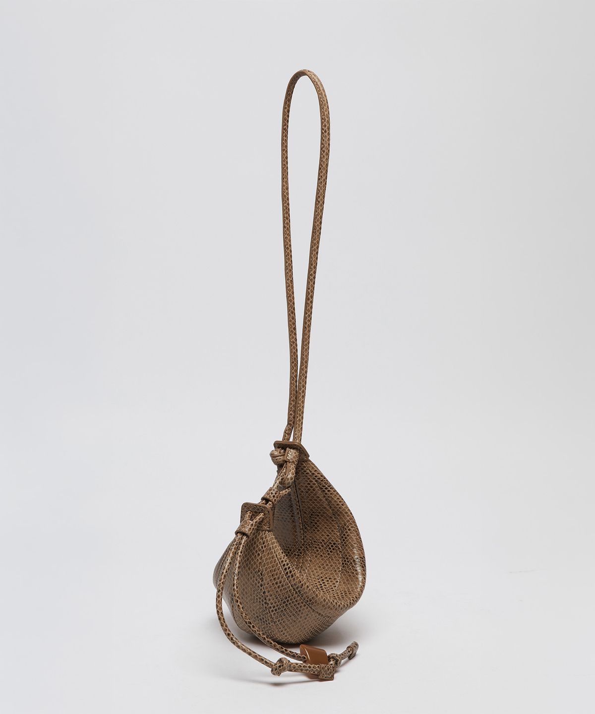 아카이브앱크(ARCHIVEPKE) Small fling bag(Python beige)_OVBAX26201PYB