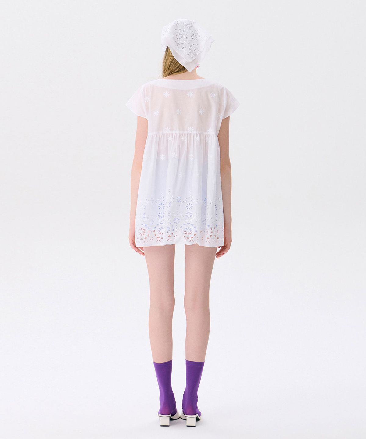 준준스페이스(JUNEJUNE SPACE) Eyelet Punching Top_White(아일렛 펀칭 탑_화이트)