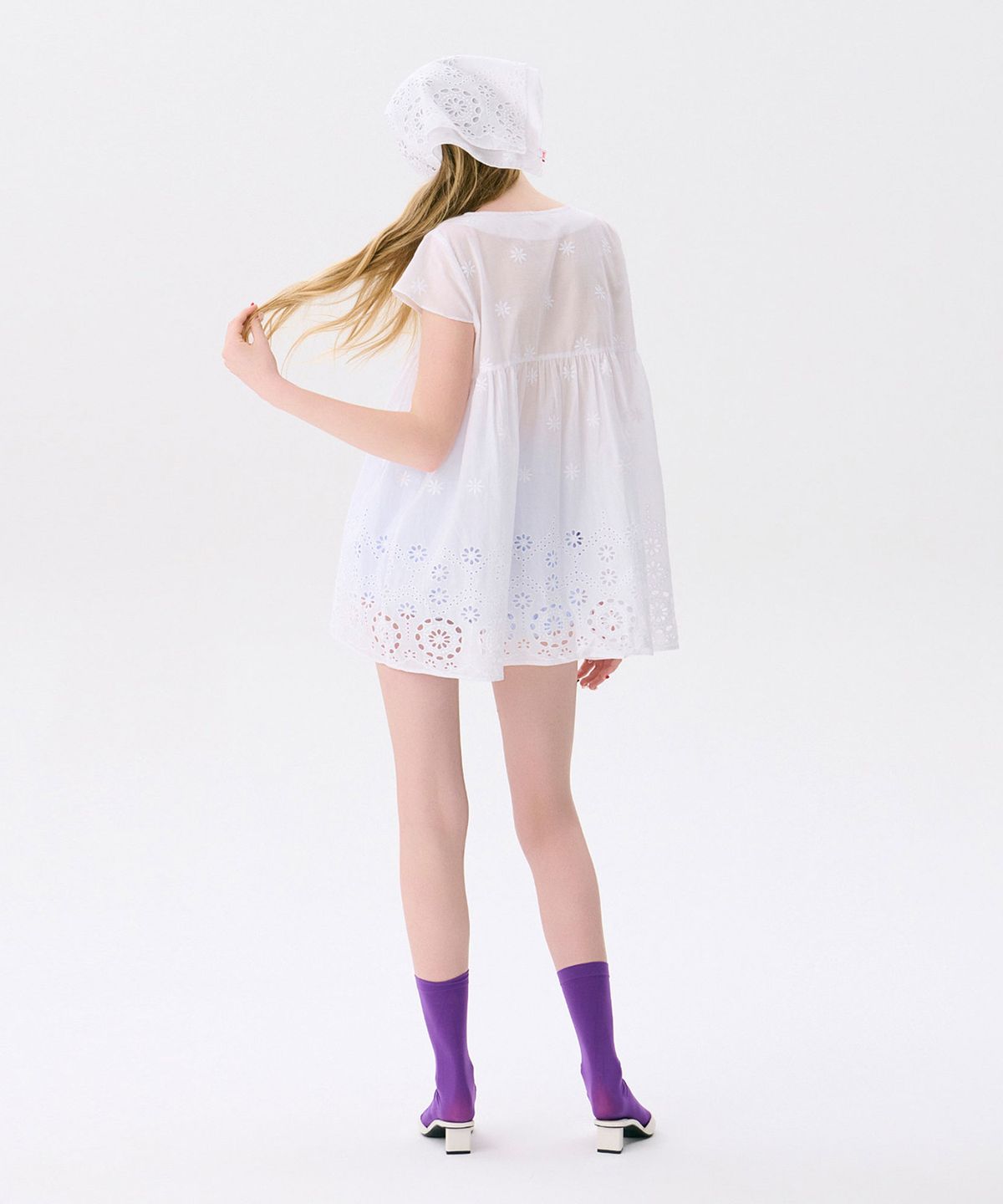 준준스페이스(JUNEJUNE SPACE) Eyelet Punching Top_White(아일렛 펀칭 탑_화이트)