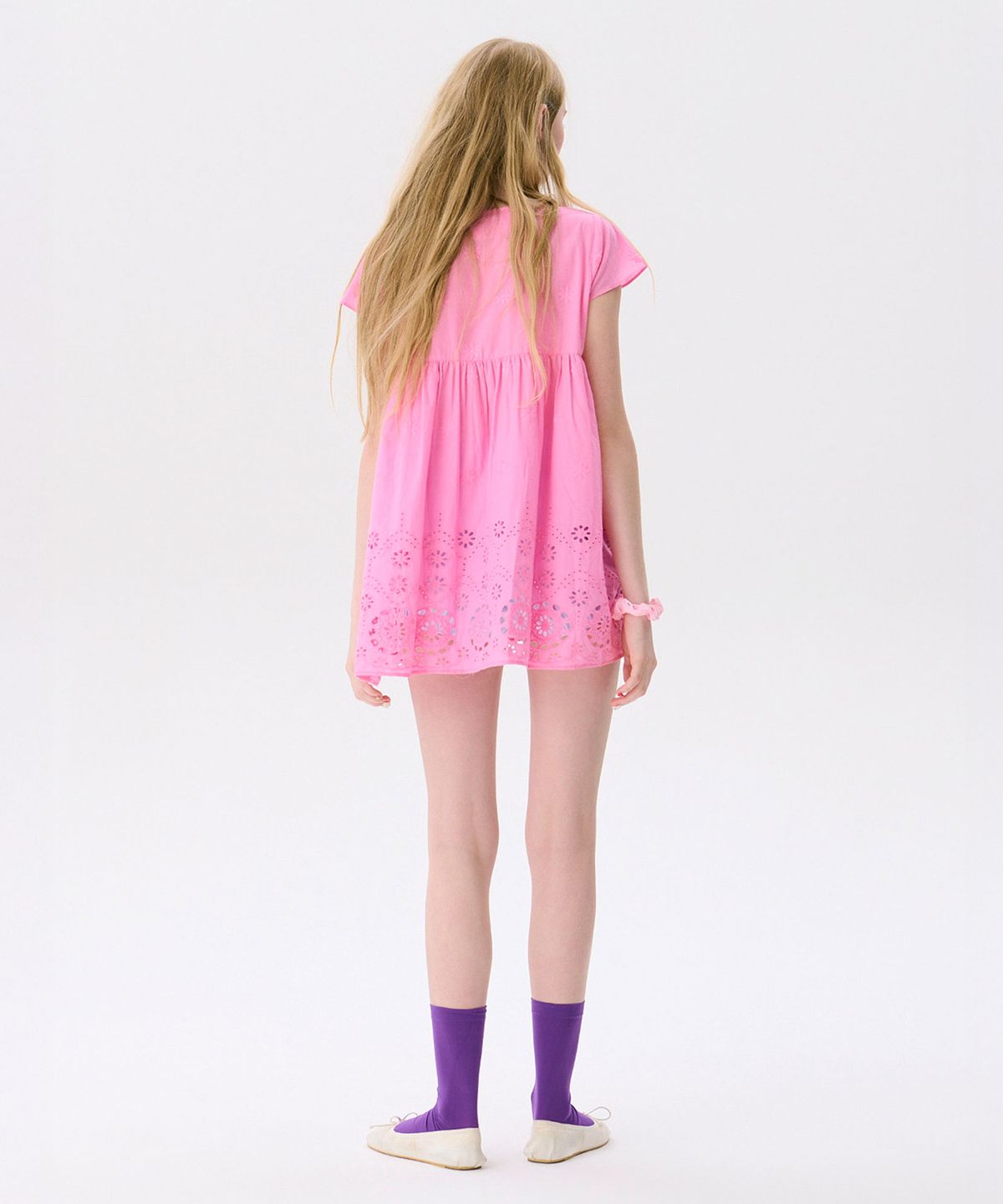 준준스페이스(JUNEJUNE SPACE) Eyelet Punching Top_Pink(아일렛 펀칭 탑_핑크)
