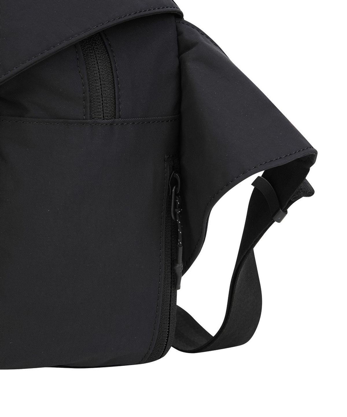 디스커버리 익스페디션(DISCOVERY EXPEDITION) 리너 투포켓 바이커백 (BLACK)