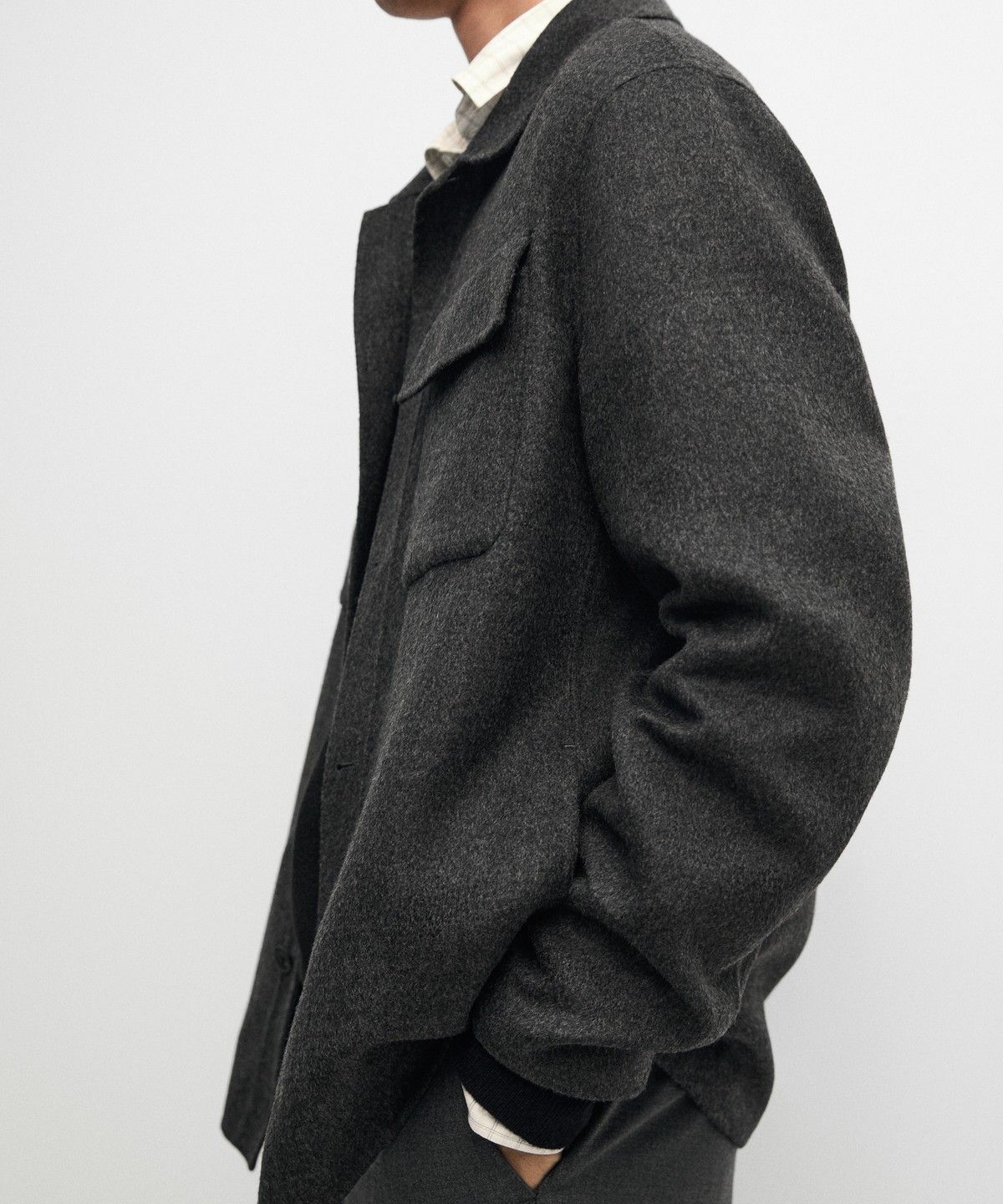 마시모두띠(MASSIMO DUTTI) 포켓 디테일 울 혼방 오버셔츠