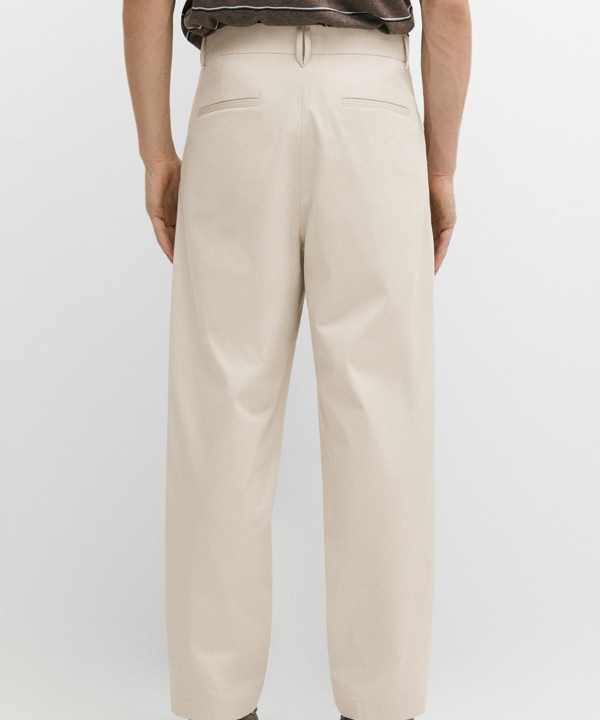 마시모두띠(MASSIMO DUTTI) 릴랙스 핏 다트 디테일 팬츠