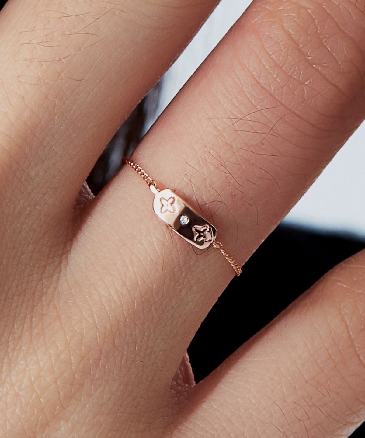 엘렌쥬얼리(HELENE JEWELRY) 14K 앤틱 플라워 커브 스틱 체인 금 반지