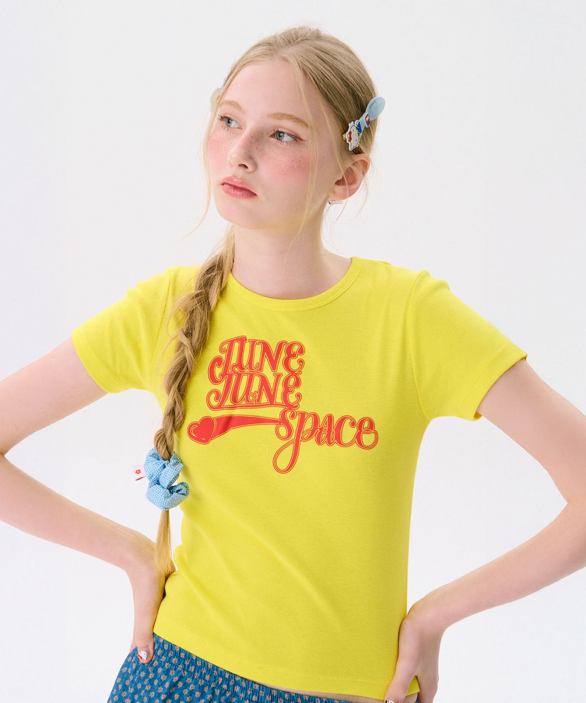준준스페이스(JUNEJUNE SPACE) Swashy Graphic T-shirts_Yellow(스와시 그래픽 티셔츠_노란색)
