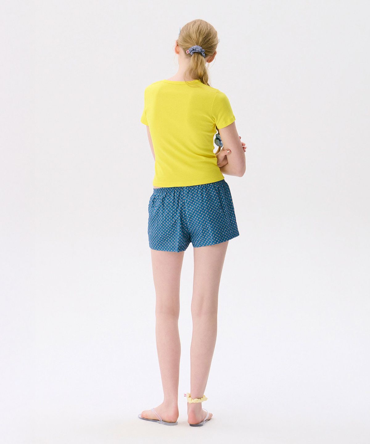 준준스페이스(JUNEJUNE SPACE) Swashy Graphic T-shirts_Yellow(스와시 그래픽 티셔츠_노란색)