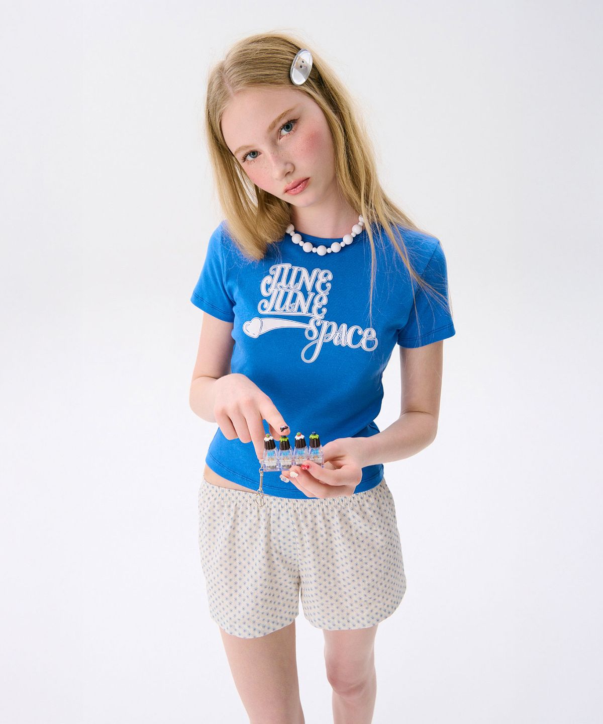 준준스페이스(JUNEJUNE SPACE) Swashy Graphic T-shirts_Blue(스와시 그래픽 티셔츠_블루)