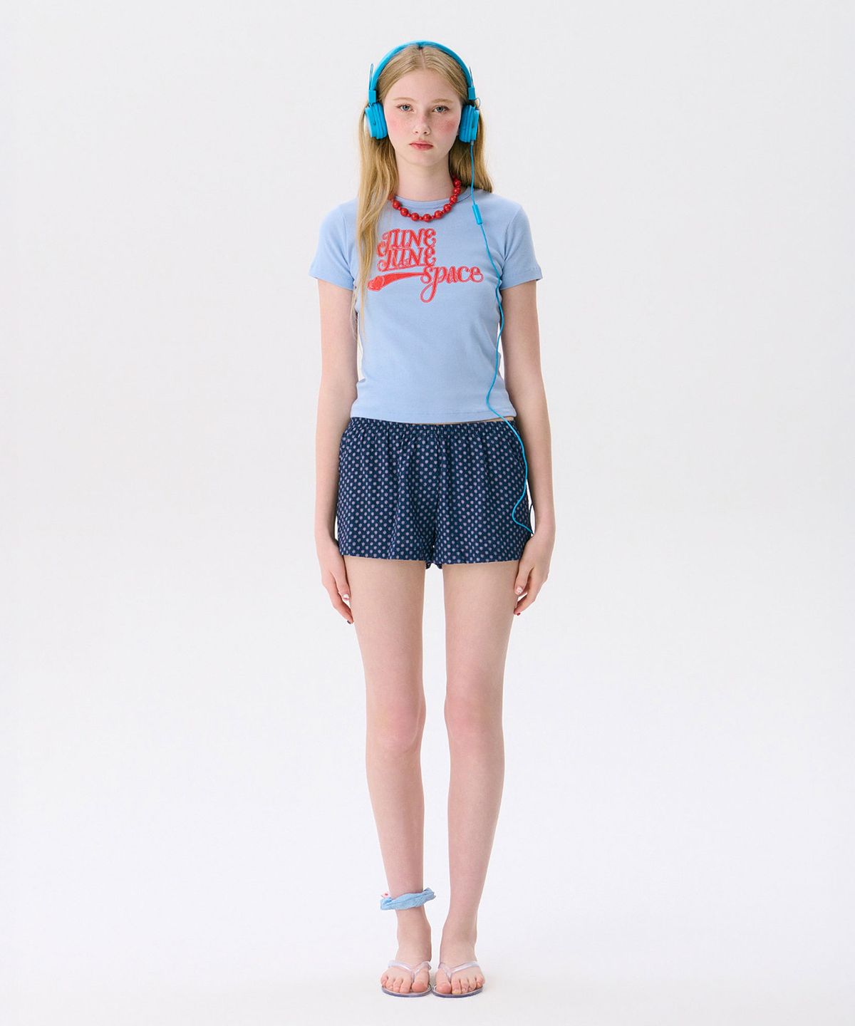 준준스페이스(JUNEJUNE SPACE) Swashy Graphic T-shirts_Light Blue(스와시 그래픽 티셔츠_라이트블루)
