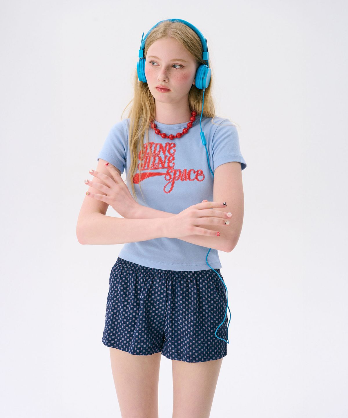 준준스페이스(JUNEJUNE SPACE) Swashy Graphic T-shirts_Light Blue(스와시 그래픽 티셔츠_라이트블루)
