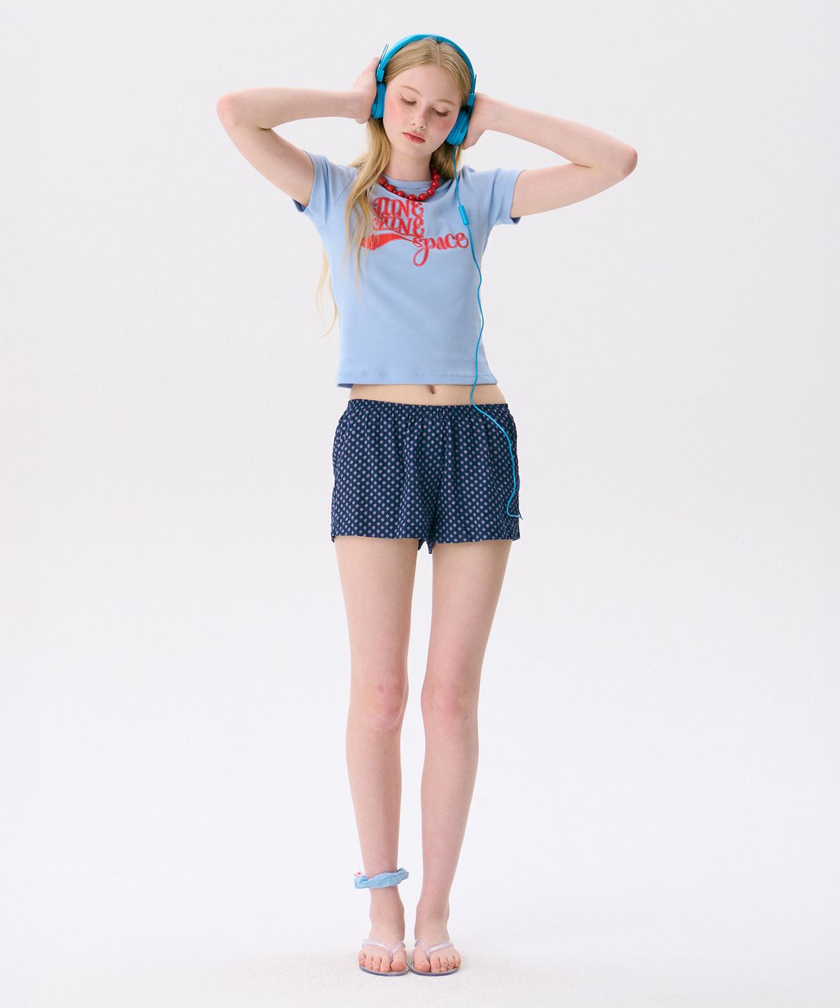준준스페이스(JUNEJUNE SPACE) Swashy Graphic T-shirts_Light Blue(스와시 그래픽 티셔츠_라이트블루)