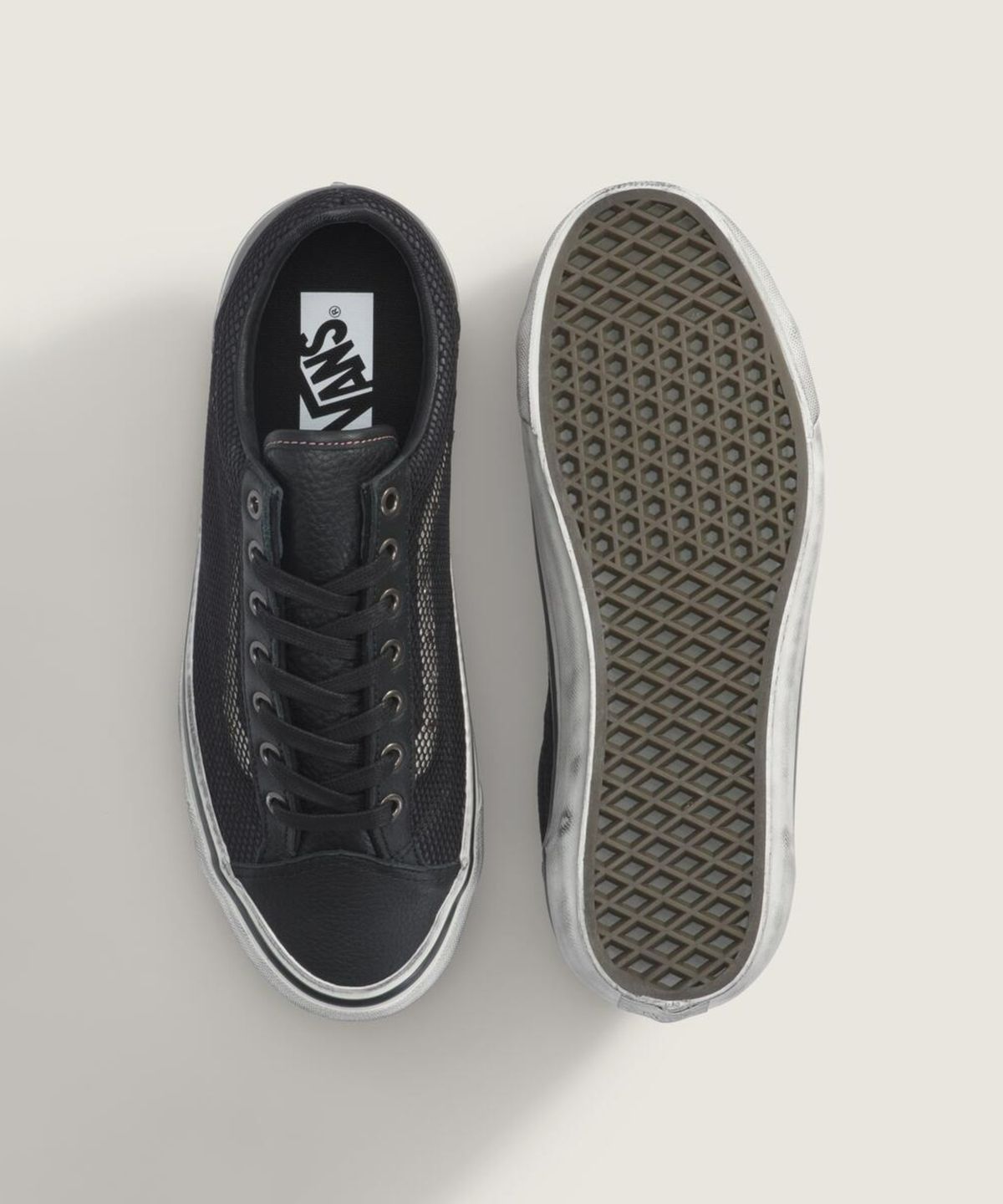 반스(VANS) LX 올드스쿨 36 - 컴뱃 블랙 / VN000D9RBM81