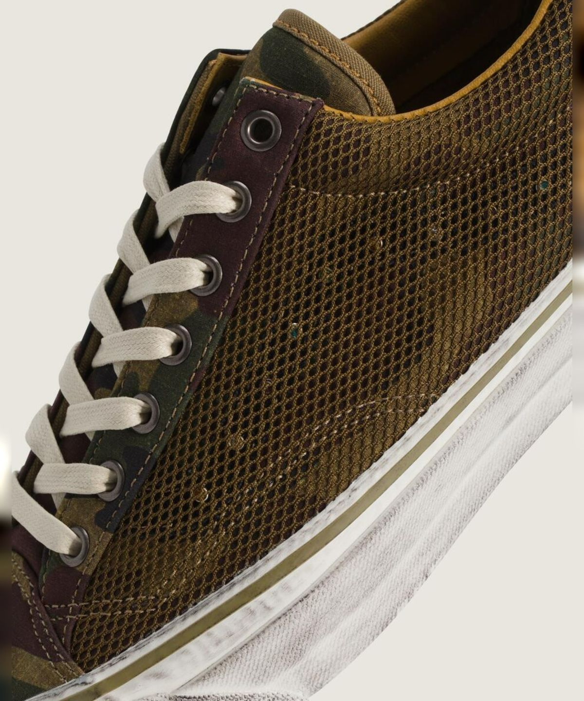 반스(VANS) LX 올드스쿨 36 - 컴뱃 우드랜드 카모 / VN000D9RWVD1