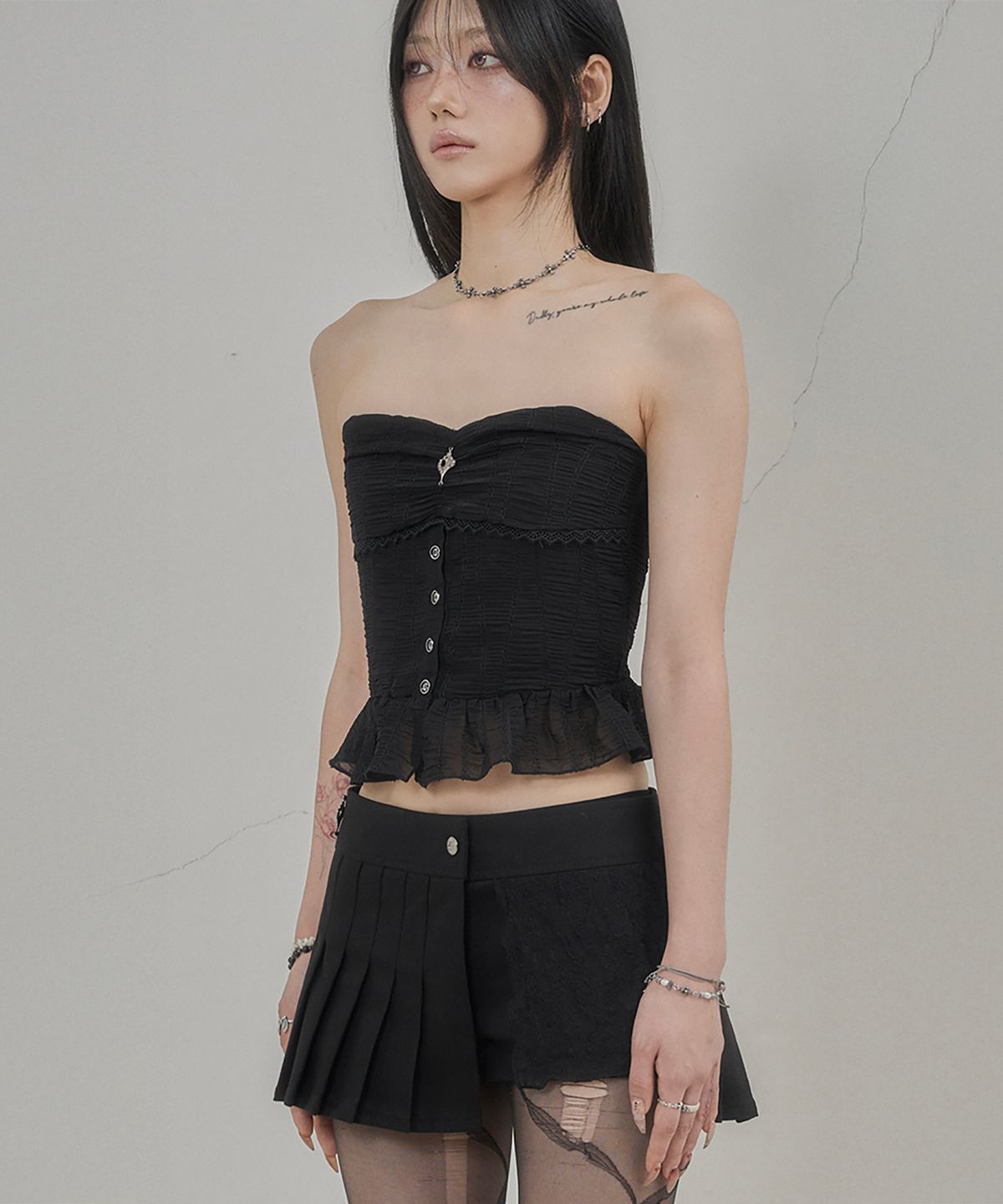 쇠아(SØAR) Shirring lace Tube Top (BLACK)