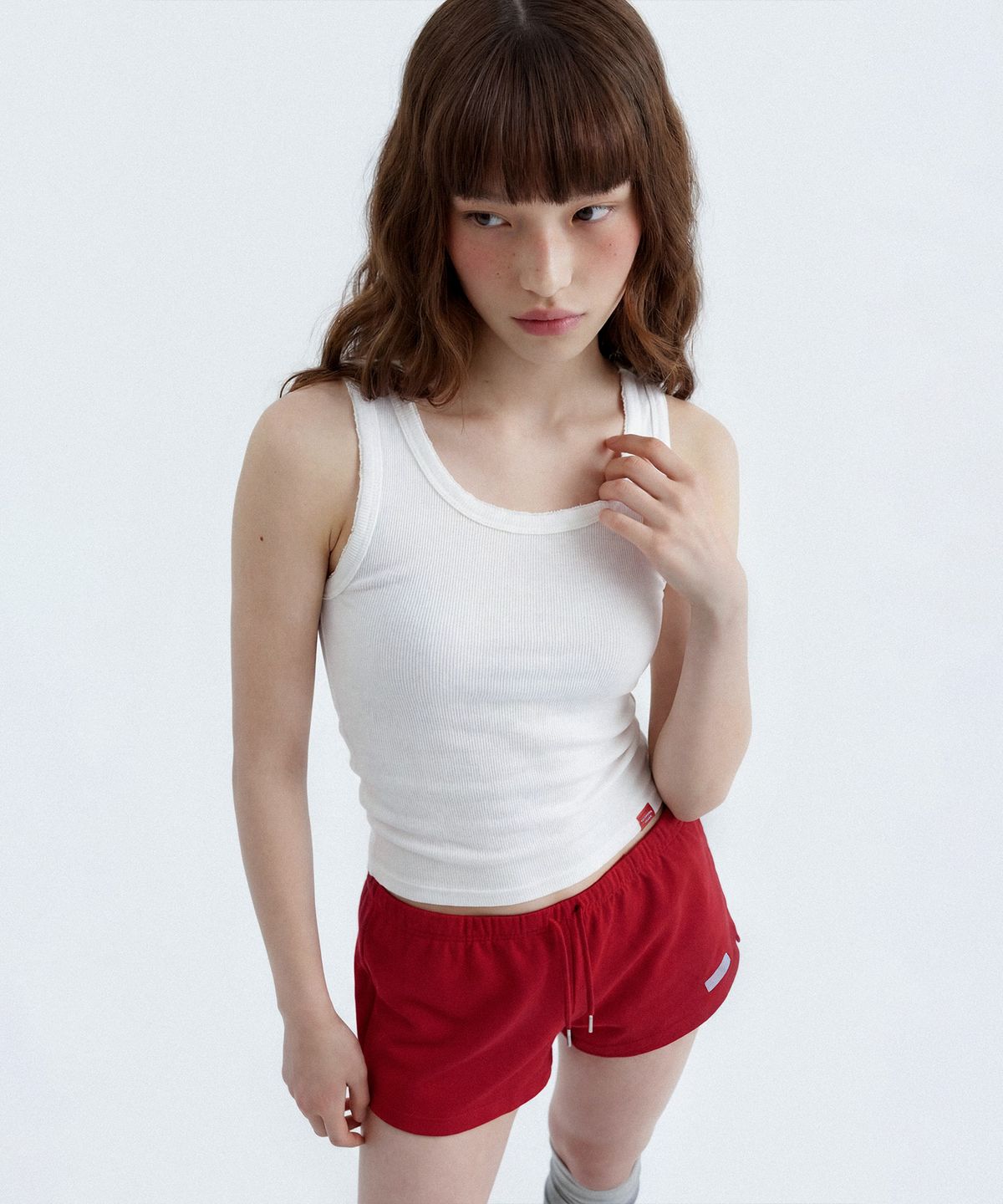 레코딩하우스(RECORDINGHOUSE) REC CUT-OFF SLEEVELESS [WHITE]