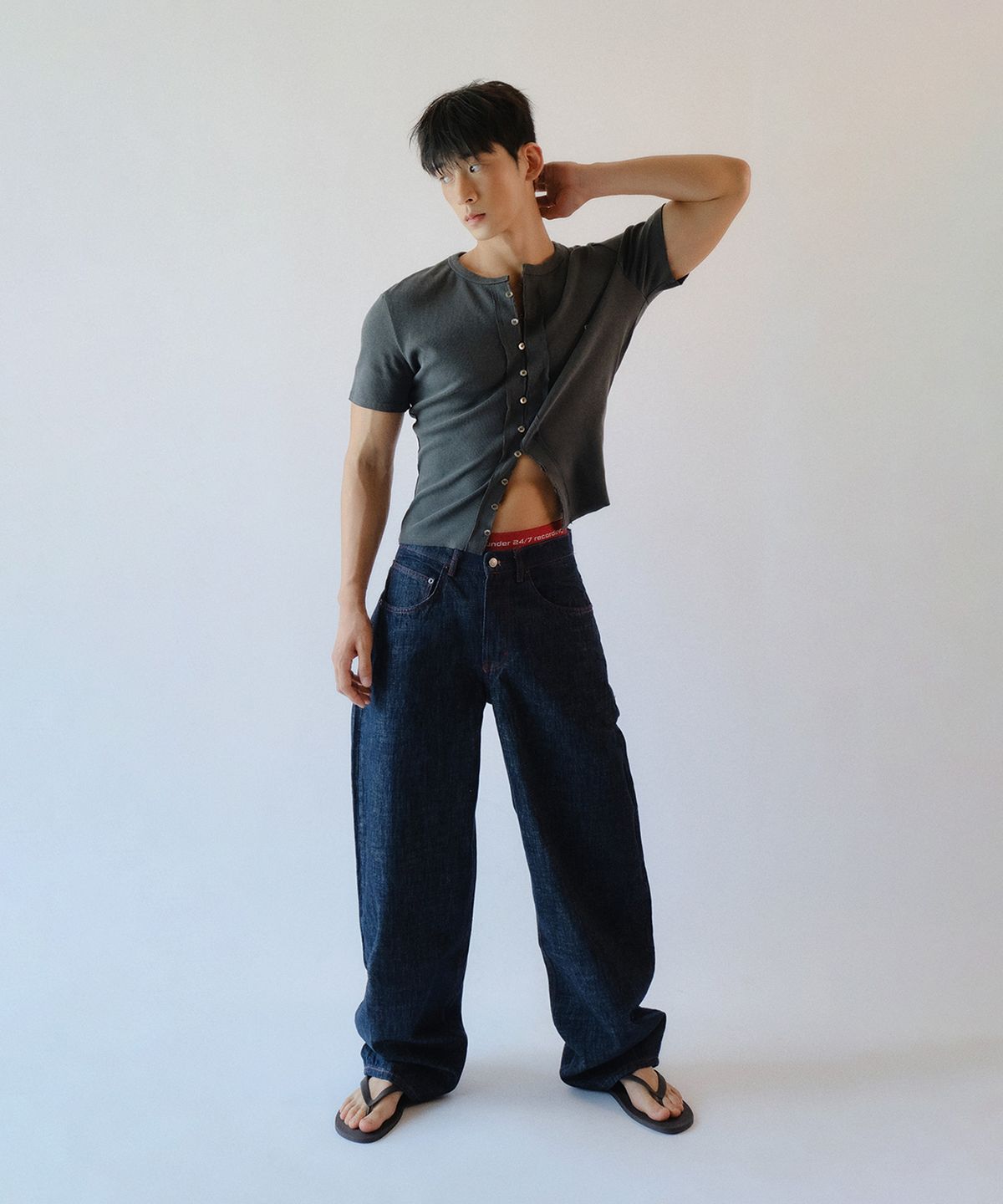 레코딩하우스(RECORDINGHOUSE) REC SPLIT HALF-SLEEVE [CHARCOAL]