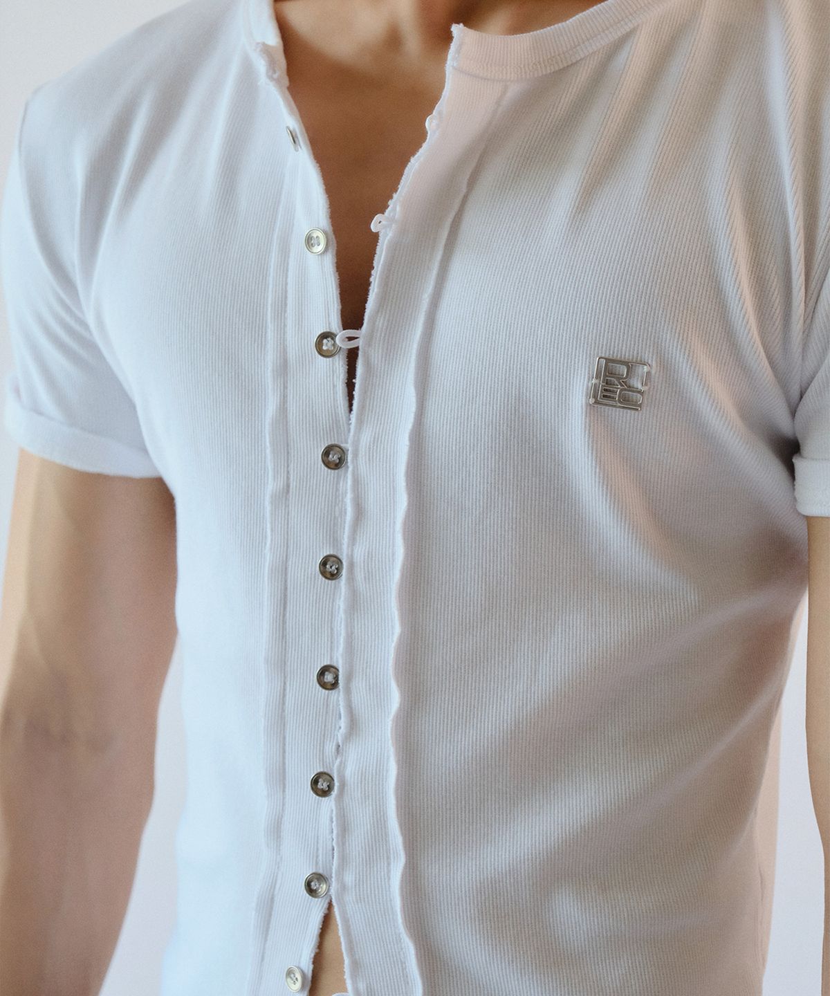 레코딩하우스(RECORDINGHOUSE) REC SPLIT HALF-SLEEVE [CROPPED WHITE]