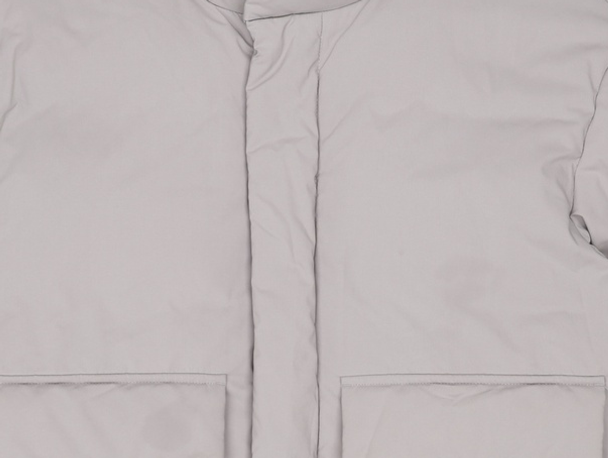 무신사 스탠다드(MUSINSA STANDARD) 아웃 포켓 다운 숏 패딩 재킷 [라이트 그레이] L