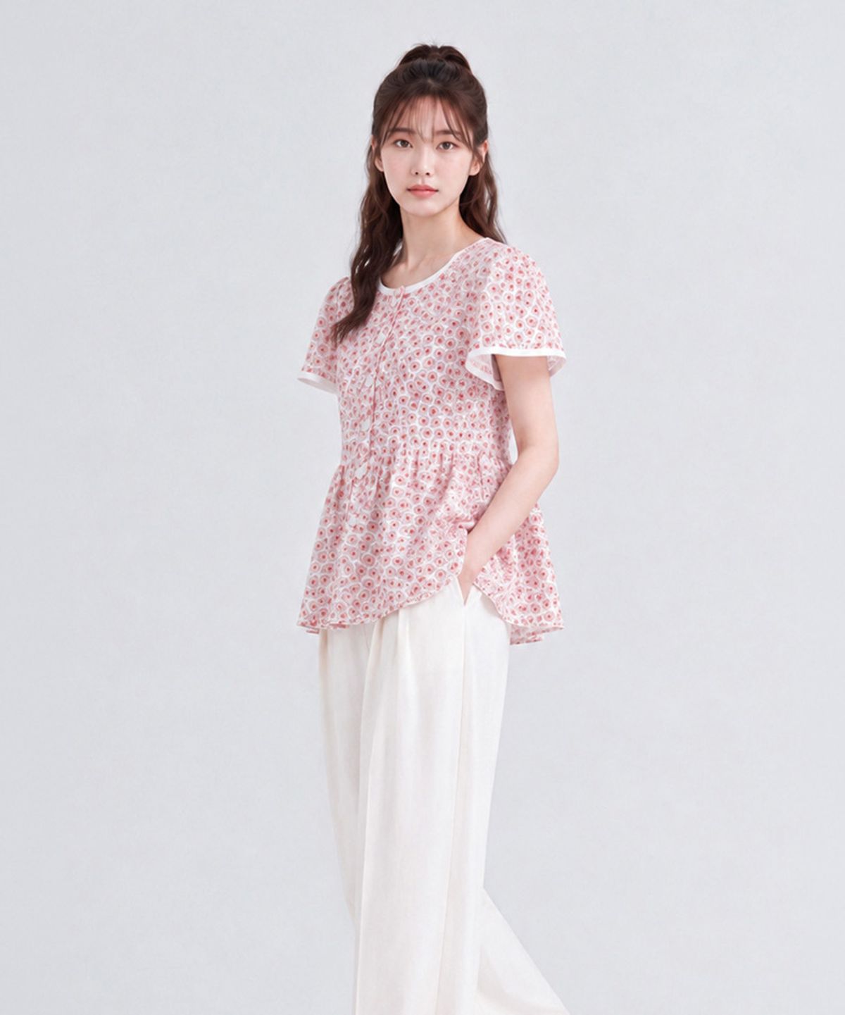 엘바이엘(LBYL) 아이보리 플라워 코튼 레이온 라그란 반팔 블라우스