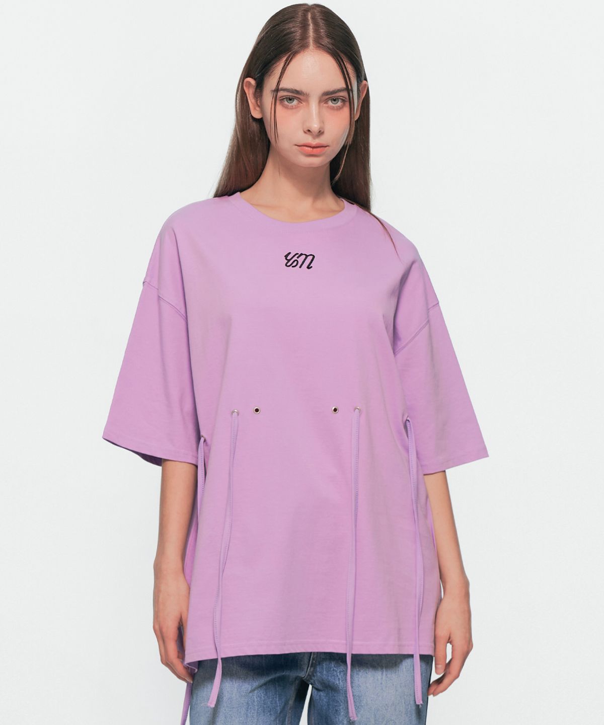 유움(UUM) EYELET STRING T-SHIRT LIGHT PURPLE