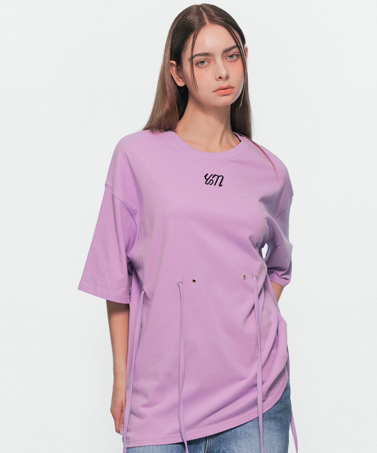 유움(UUM) EYELET STRING T-SHIRT LIGHT PURPLE