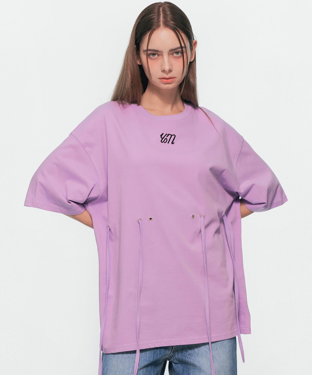 유움(UUM) EYELET STRING T-SHIRT LIGHT PURPLE
