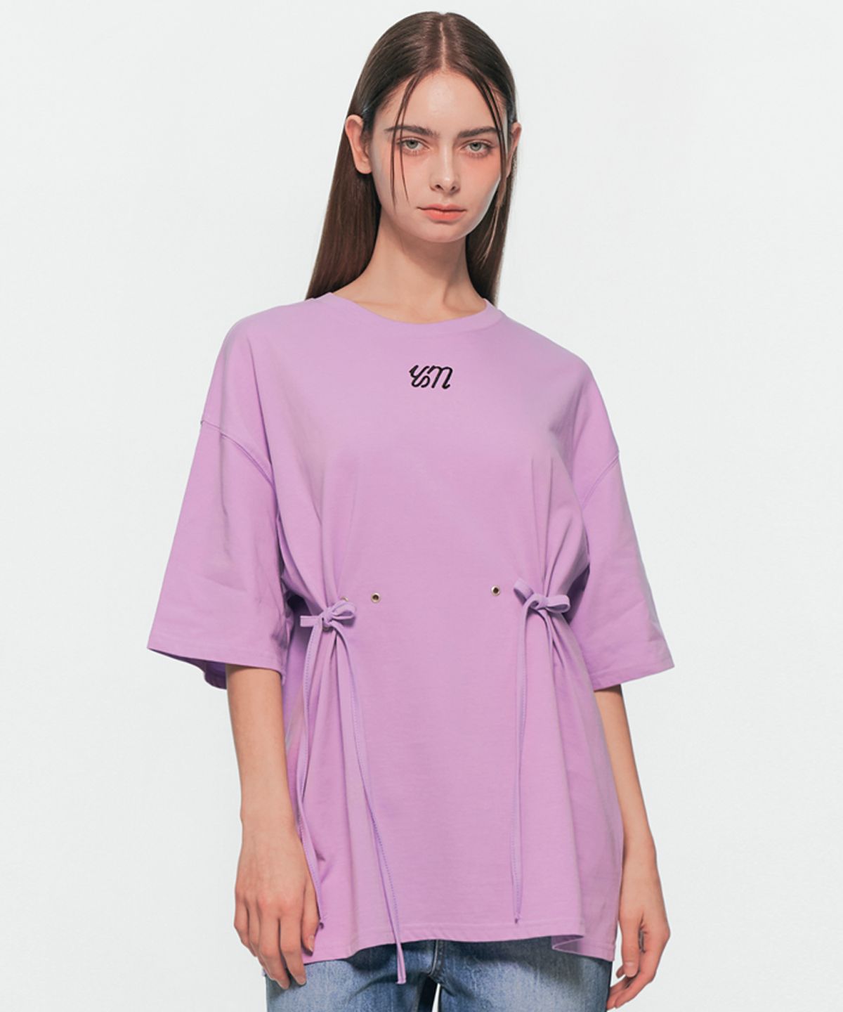 유움(UUM) EYELET STRING T-SHIRT LIGHT PURPLE