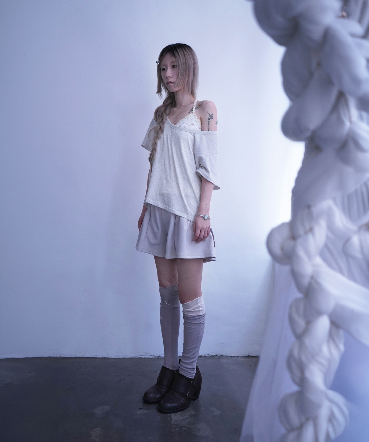 이스페이스(EEESPACE) Golden Veil Layered Tee