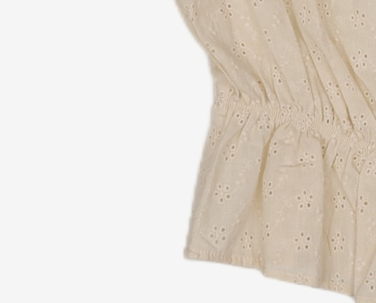 미쏘(MIXXO) 아일렛 허리벤딩 크롭 블라우스 MIWBWB752G S