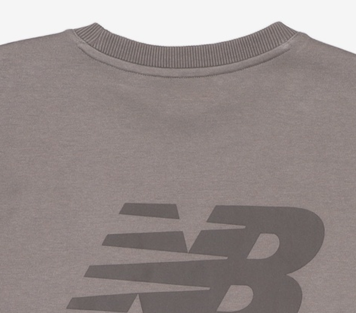 뉴발란스(NEW BALANCE) 맨투맨/스웨트셔츠 100