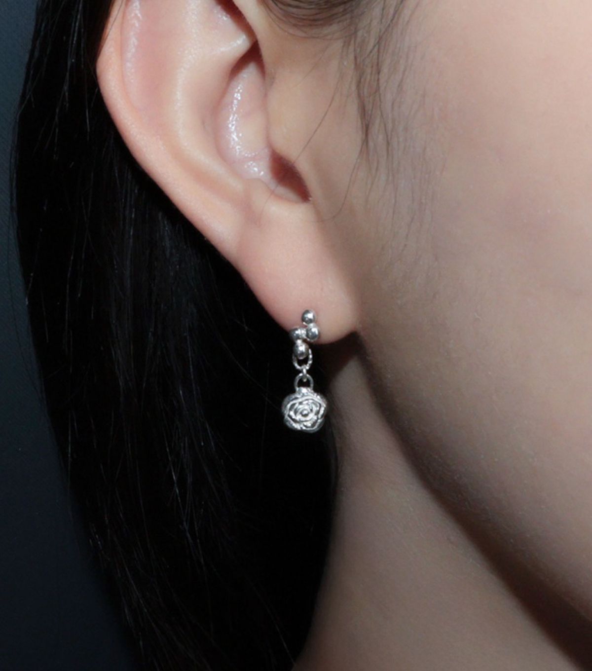 로아시(LOASI) lovely rose. rose ball one touch earring