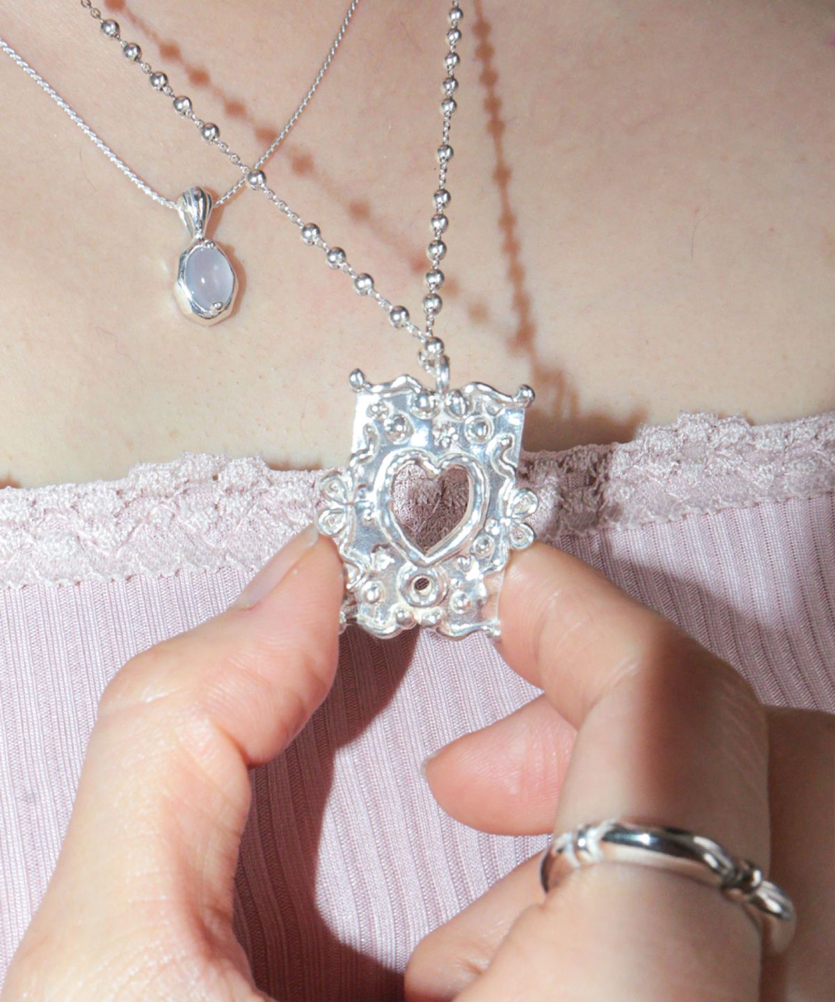 로아시(LOASI) melted heart frame necklace 01