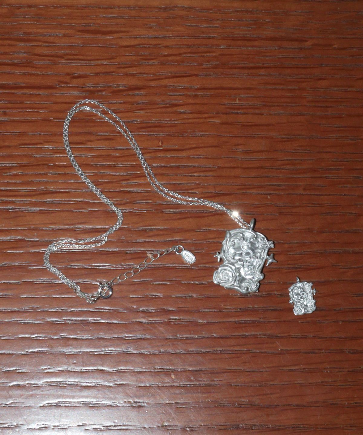 로아시(LOASI) velvet night rose necklace L size