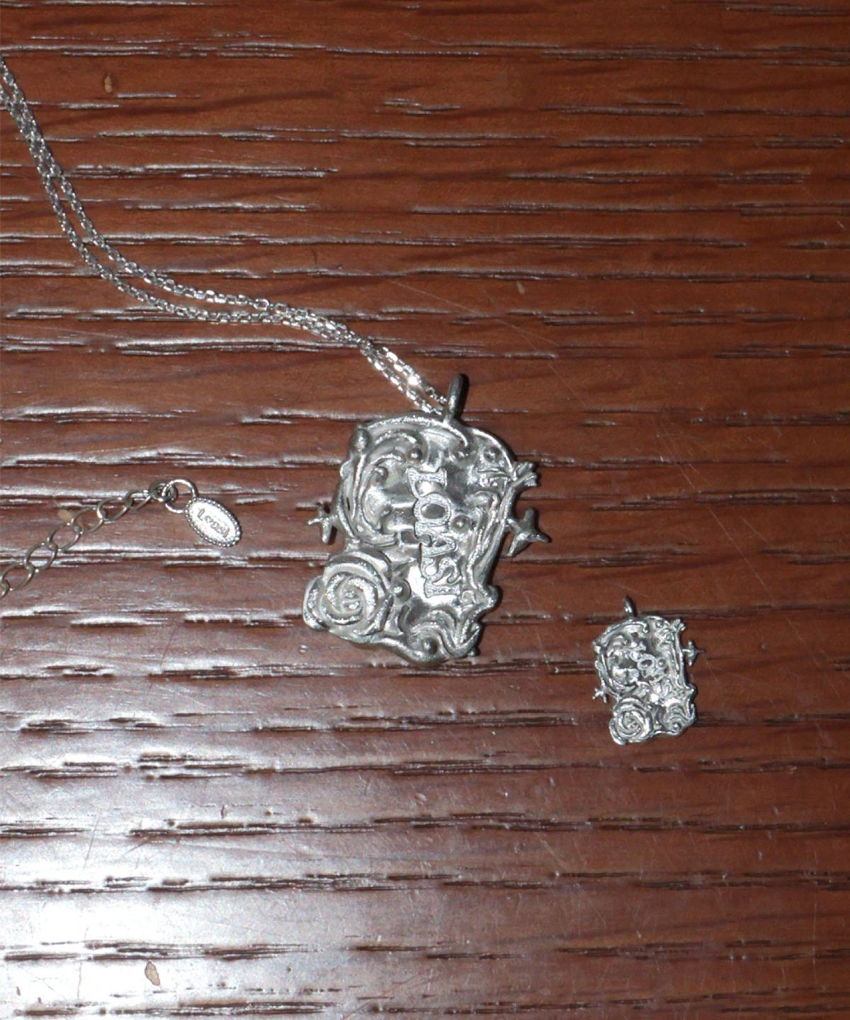 로아시(LOASI) velvet night rose necklace S size
