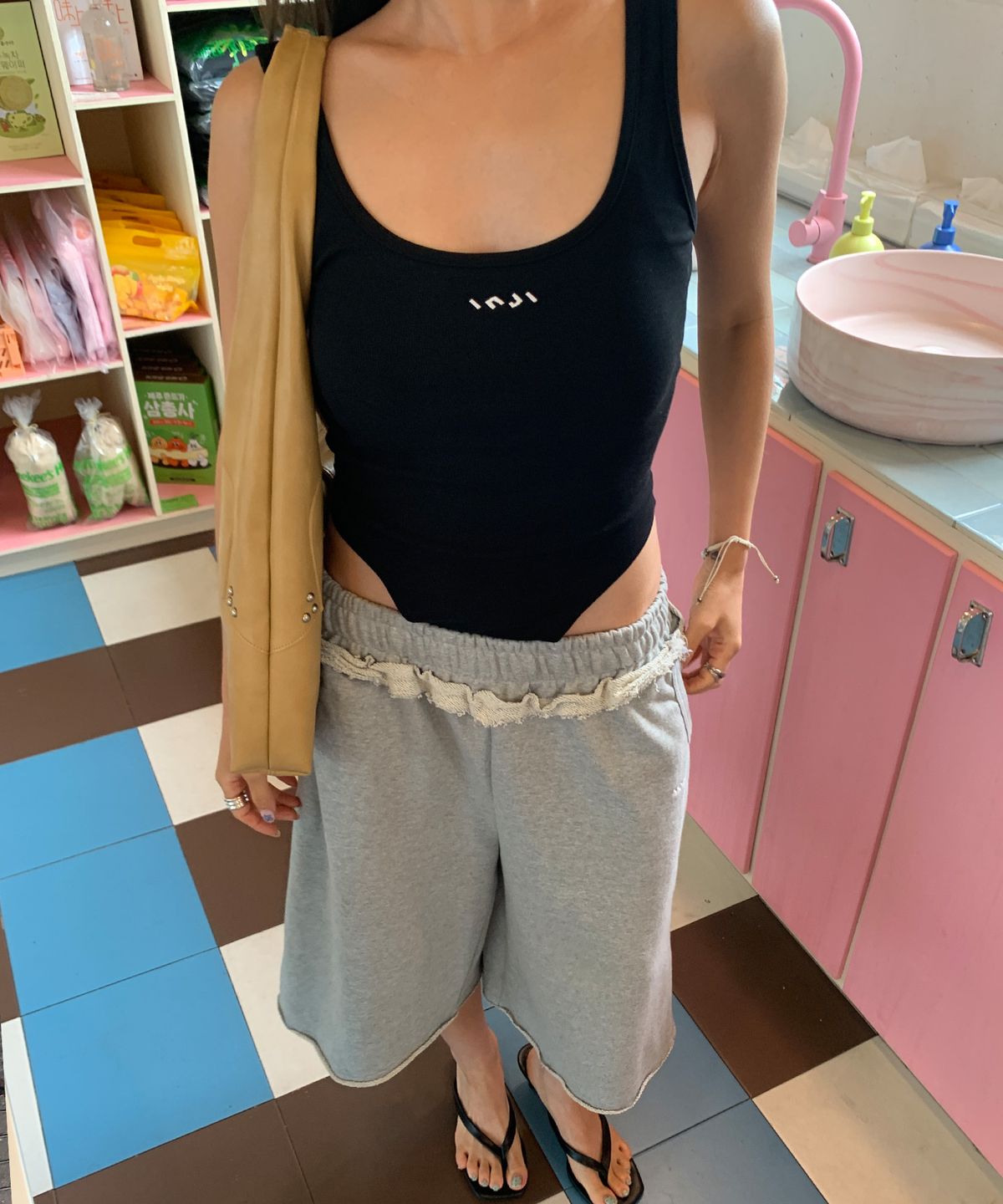 인지액티브(INJIACTIVE) Scoop Neck Ribbed Bodysuit 블랙