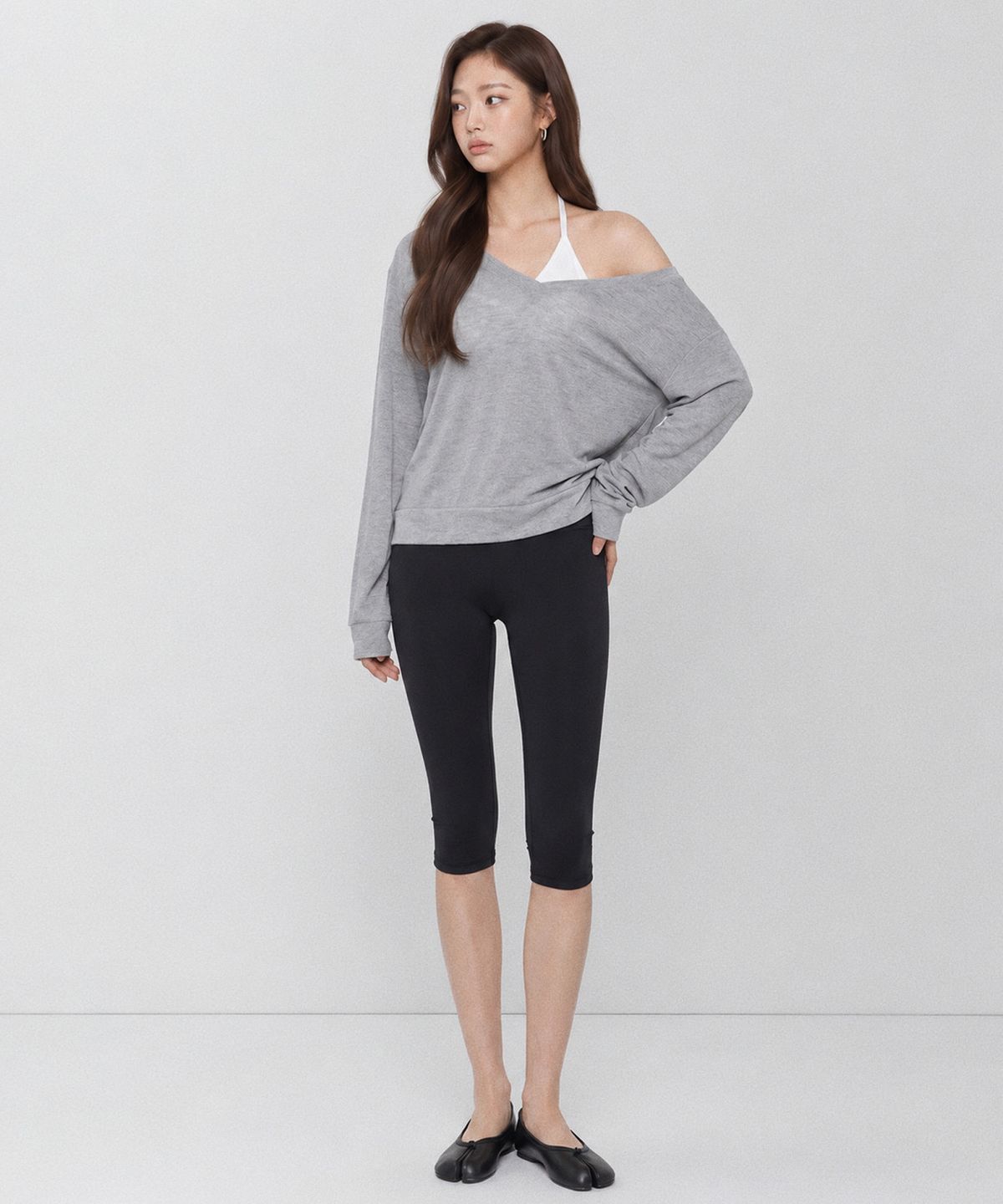 인지액티브(INJIACTIVE) Linen V-Neck Semi Sheer Top 그레이