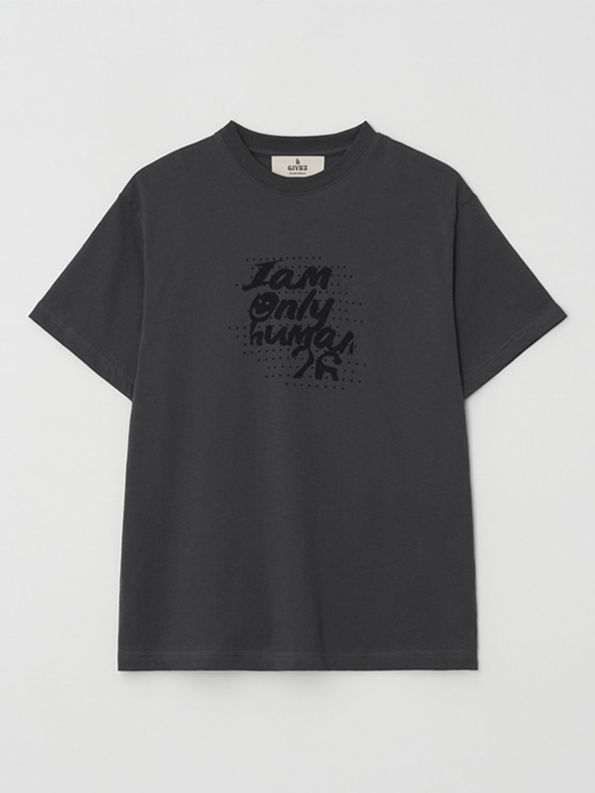 기브즈(GIVEZ) 온리휴먼 그래픽 반팔 티셔츠_다크 그레이
