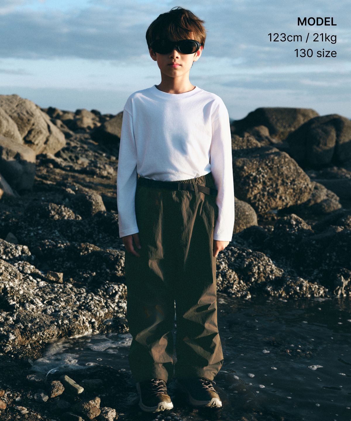 무신사 스탠다드 키즈(MUSINSA STANDARD KIDS) [시티 레저] 속기모 와이드 벨티드 파라슈트 팬츠 [올리브 그린]