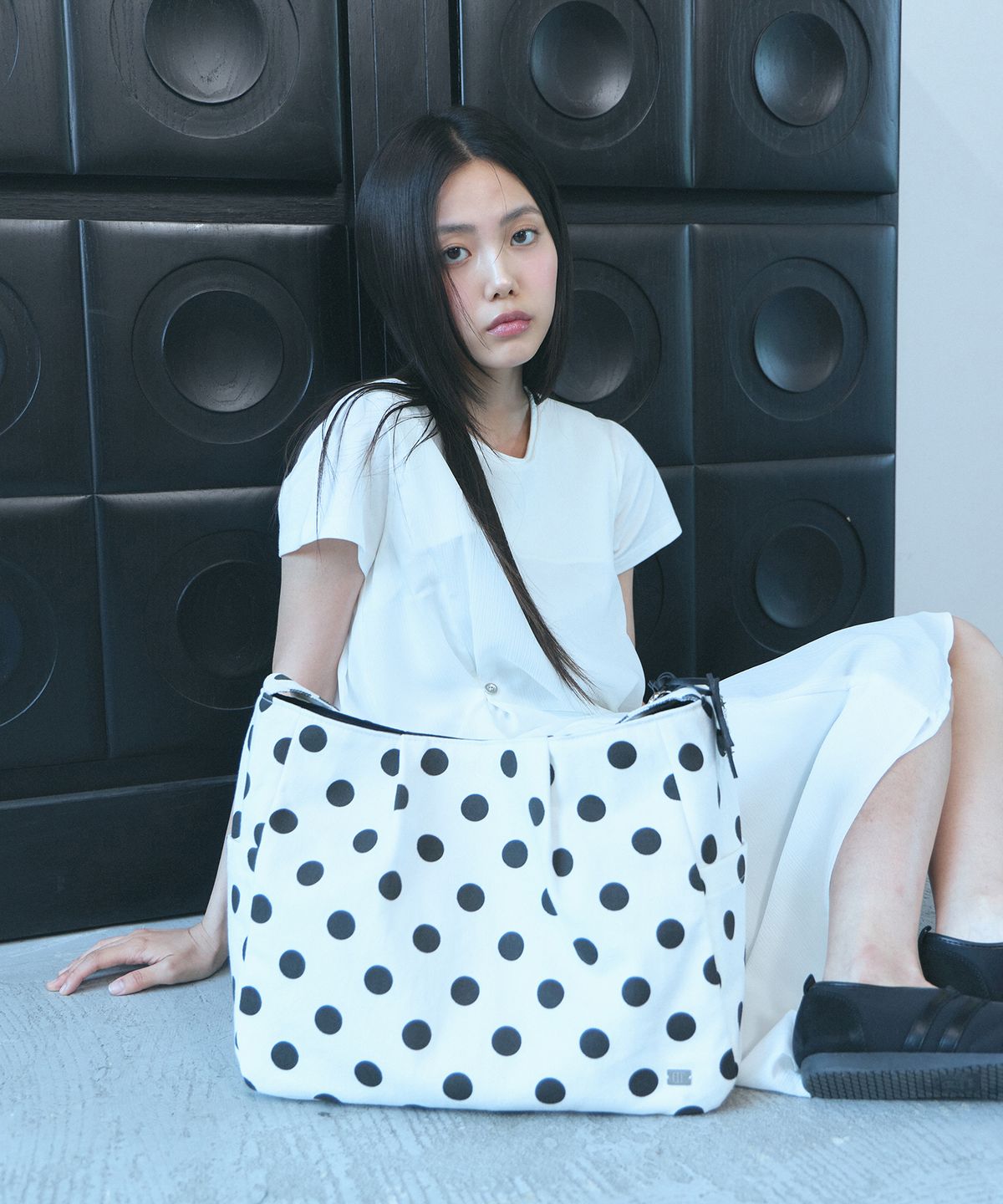 오아트(OART) Dot Pleats Shoulder Bag [WHITE]