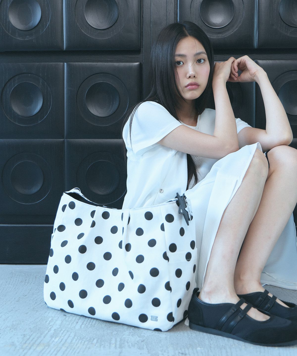 오아트(OART) Dot Pleats Shoulder Bag [WHITE]