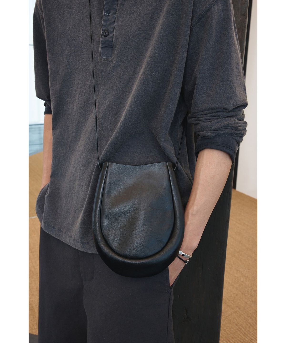 유스(YOUTH) Madeleine Bag - Black